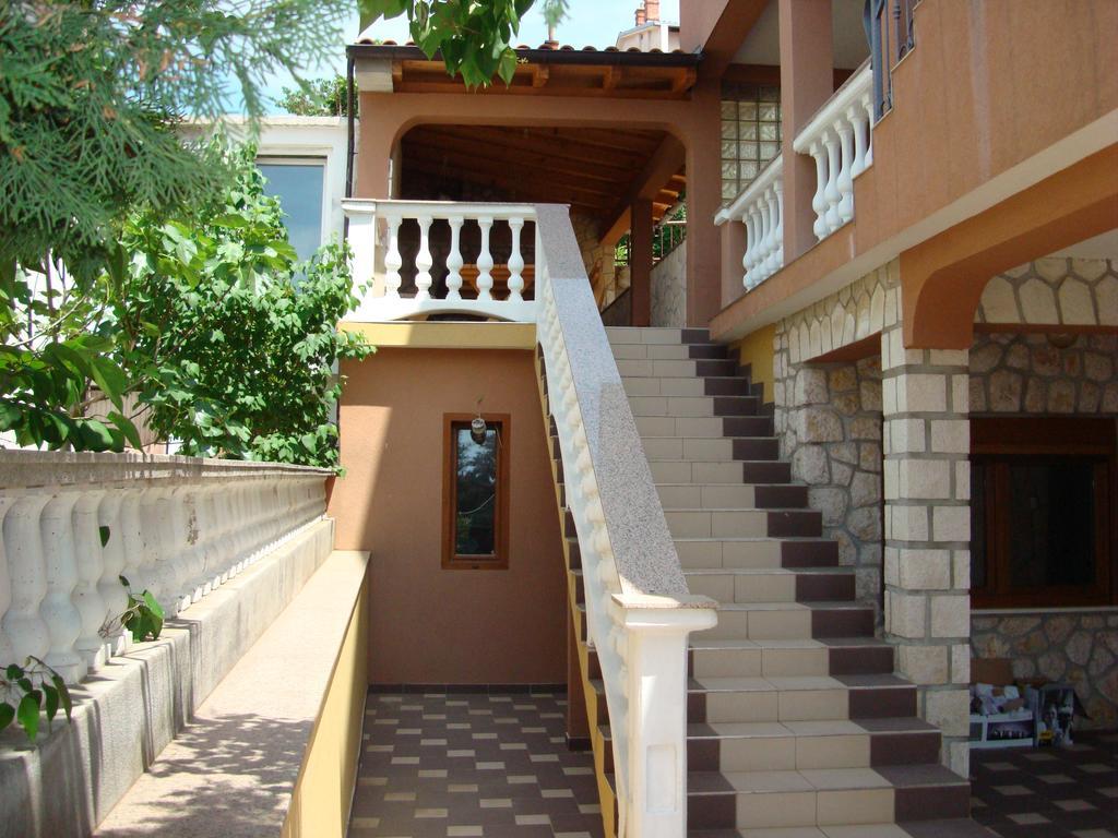 Apartments Klara Novi Vinodolski Exterior photo